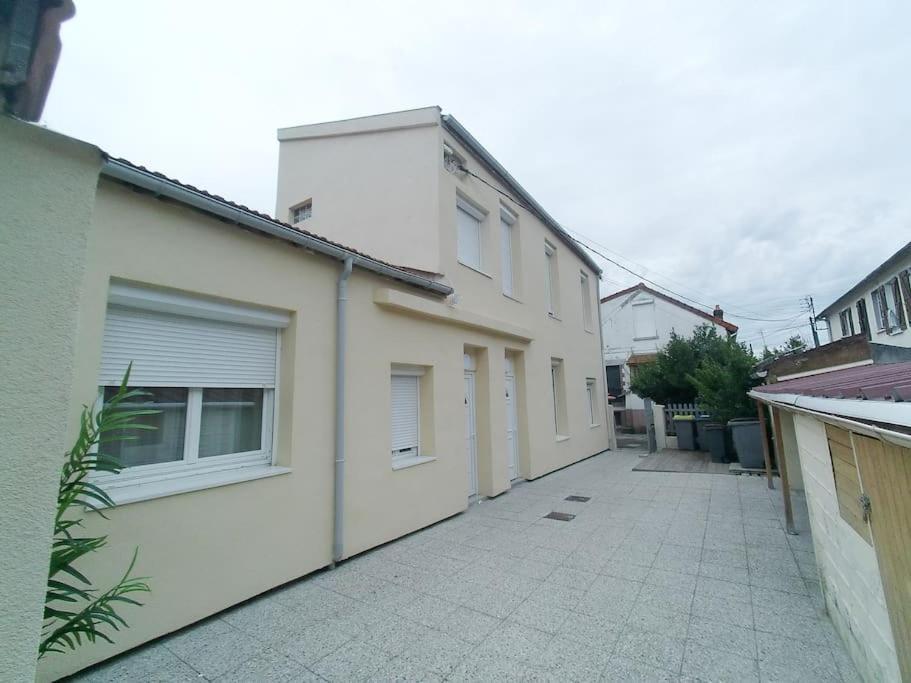 *Douceur Des Tropiques*Parisis Apartment Argenteuil Exterior photo